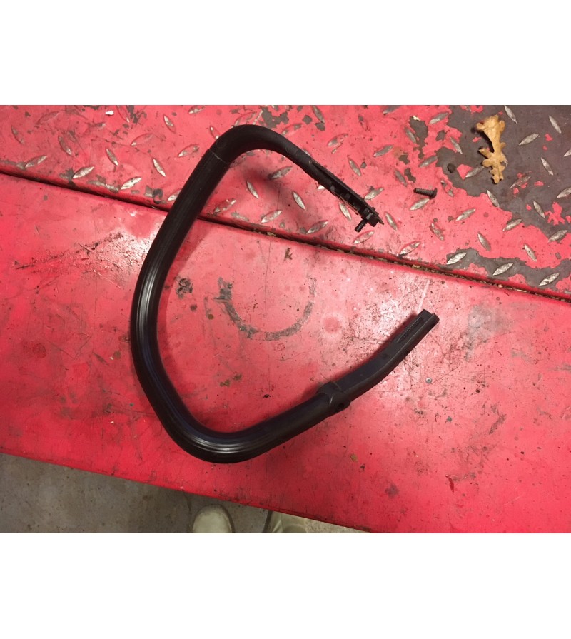 poignée tronconneuse jonsered cs 2145 en bon etat poignée tronconneuse jonsered cs 2145 en bon etat