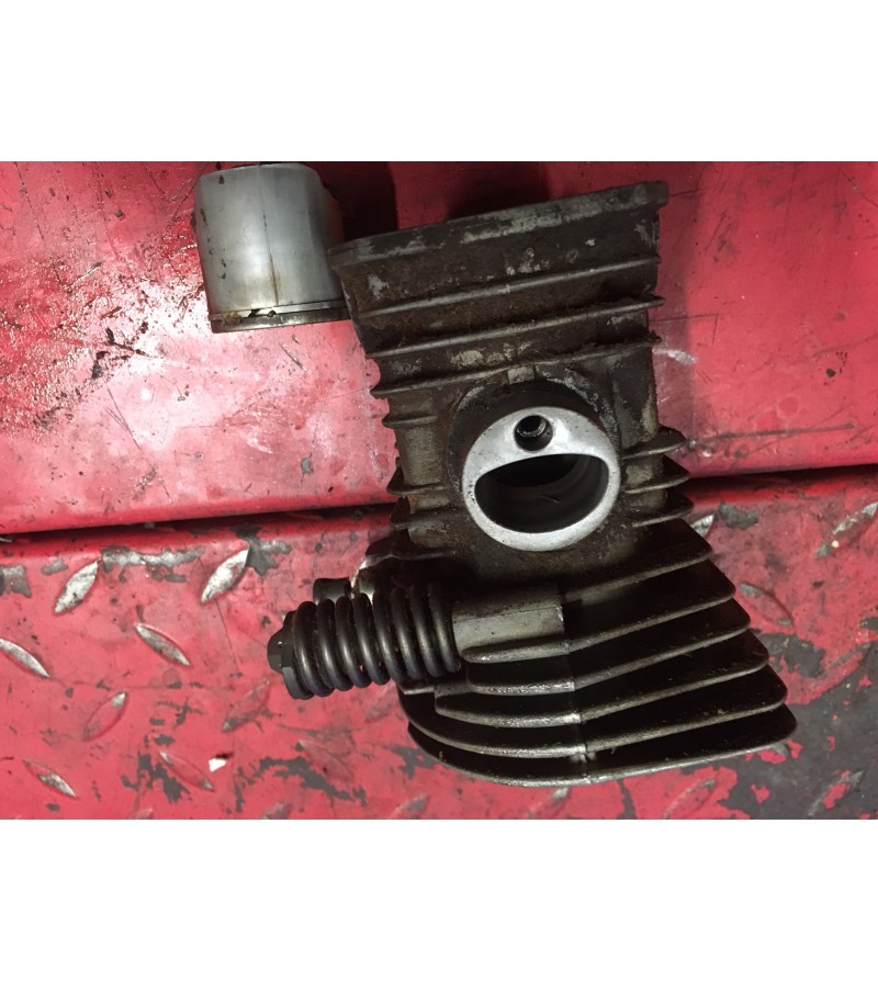 pistons et cylindre de tronconneuse jonsered 2145 en bon etat