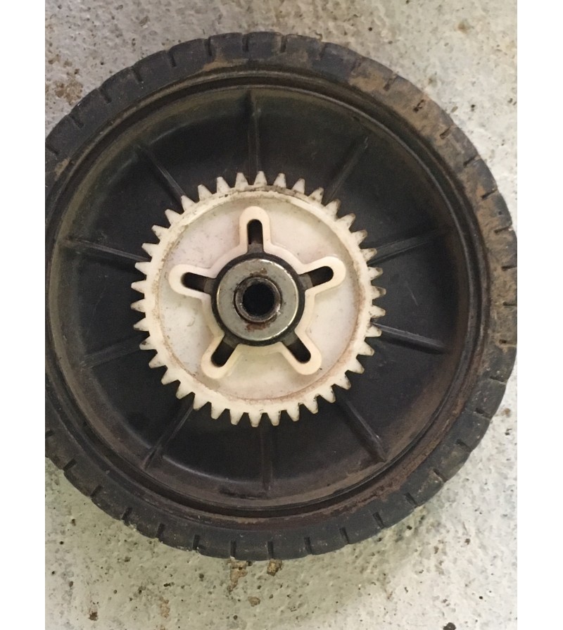 roue de tondeuse castelgarden rl 534 tr en bon etat